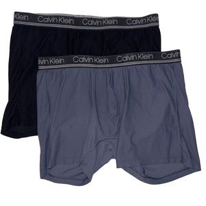 Lot of 2 men’s boxer briefs, and one Nike boxer brief too